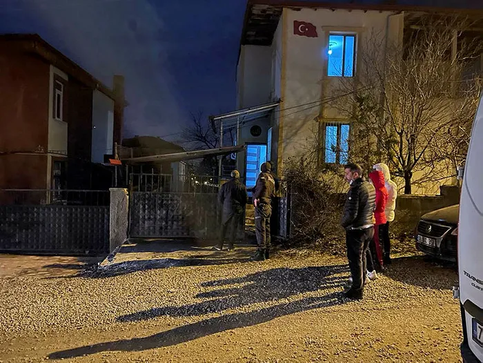 kirikkalede-supheli-olum-iki-gundur-haber-alinamayan-ferhat-candan-aci-haber-geldi-1642452372983.jpg Kırıkkale'de şüpheli ölüm! İki gündür aranan Ferhat Can'dan acı haber geldi - 1