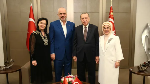 arnavutluk-basbakani-rama-baskan-erdogan-turkiye-icin-olaganustu-bir-is-yapti-1682721205477.jpg Arnavutluk Başbakanı Rama: Başkan Erdoğan Türkiye için olağanüstü bir iş yaptı - 1