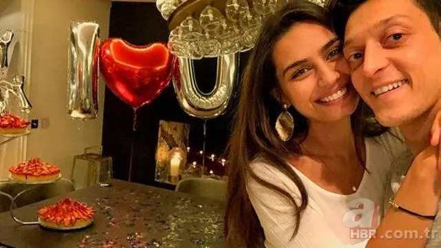 Mesut Özil'in eşi Amine Gülşe kimdir? Amine Gülşe nereli, kaç yaşında, ne iş yapıyor? 12