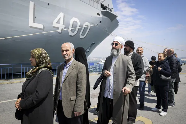 TCG Anadolu gemisinde bayram yoğunluğu