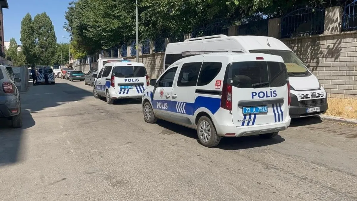 Silahını temizlerken kendini vurdu