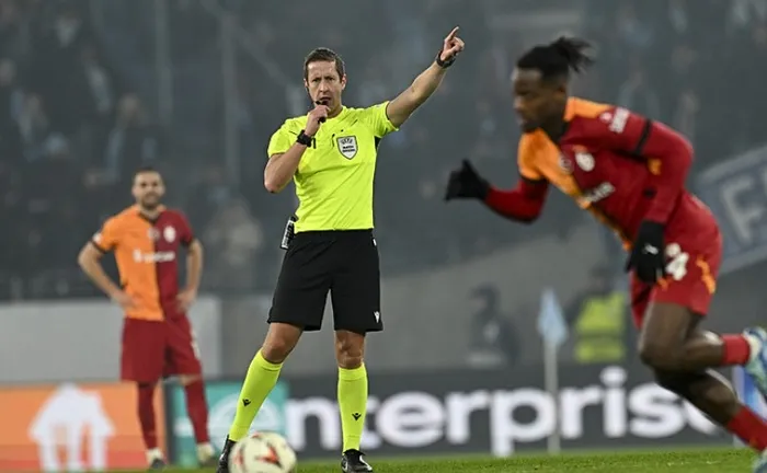 aslan-yenisemedi-galatasaray-malmo-ile-berabere-kaldi-1734034907674.jpg Aslan yenişemedi! Galatasaray Malmö ile berabere kaldı - 1