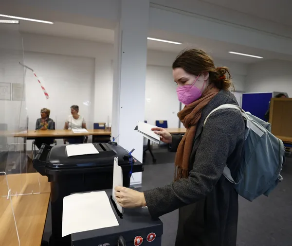 Almanya’da genel seçimi kazanan Sosyal Demokrat Parti SDP oldu