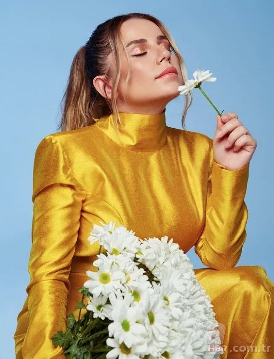 Merve Özbey’in paylaşımına yorum yağdı! Ünlü şarkıcı Merve Özbey oğlu Emir'in yüzünü ilk defa gösterdi! Emir bebek bakın kime benziyor? 3