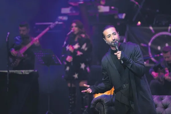 Tan Taşçı tüm zamanların rekorunu kırdı! Harbiye Açıkhava’da tam 16 kez sahne aldı