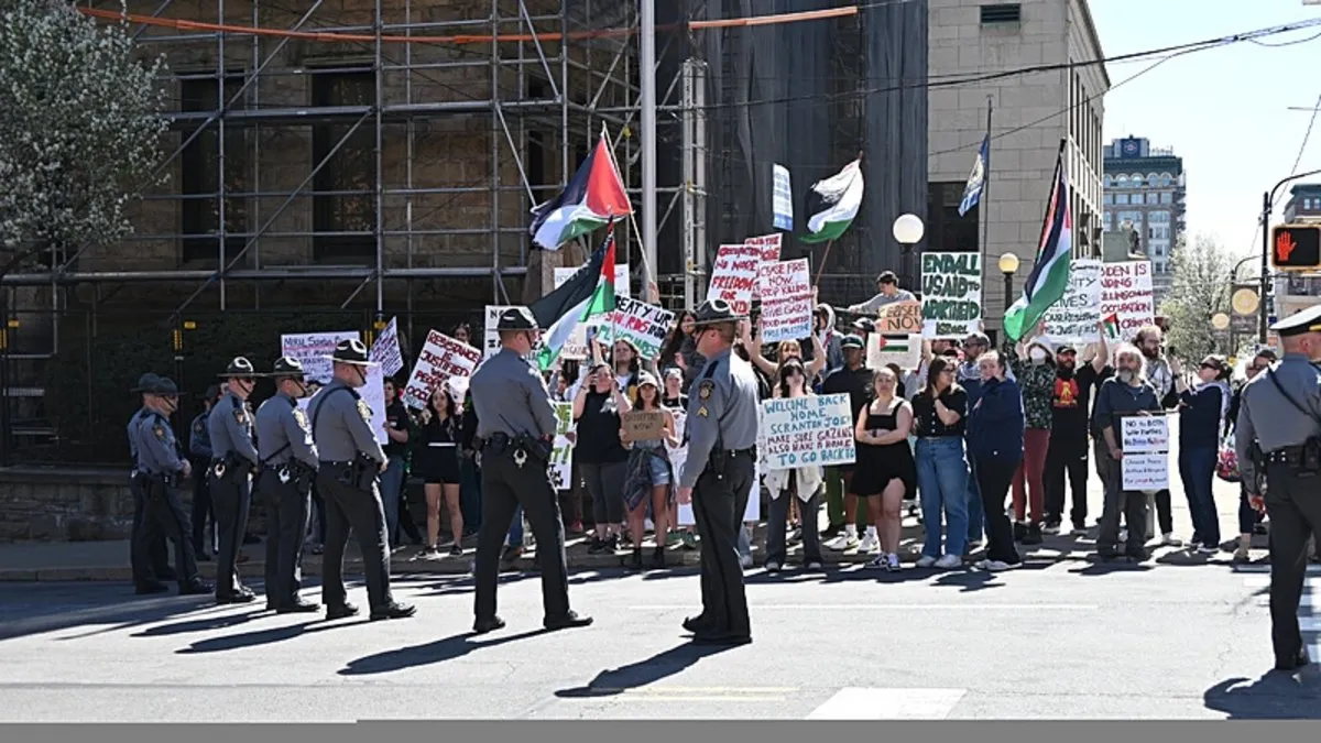 Joe Biden'a doğup büyüdüğü Scranton kentinde Filistin protestosu Saklanamazsın