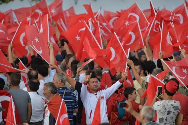 Atatürk Havalimanı’nda dev 15 Temmuz buluşması! Vatandaşlar akın ediyor...