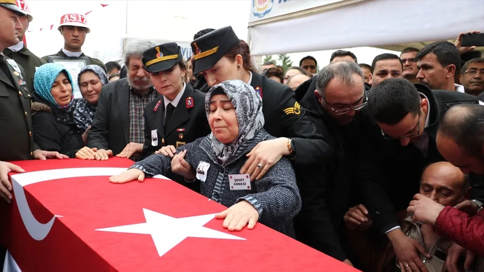 İdlib şehidi Uzman Onbaşı Akman Denizli'de son yolculuğuna uğurlandı