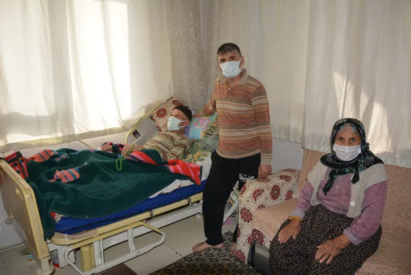 88-yasinda-2-kez-koronavirusu-yendi-saglik-calisanlarin-boyle-tesekkur-etti-1609509113815.jpg 88 yaşında 2 kez koronavirüsü yendi! Sağlık çalışanların böyle teşekkür etti - 2