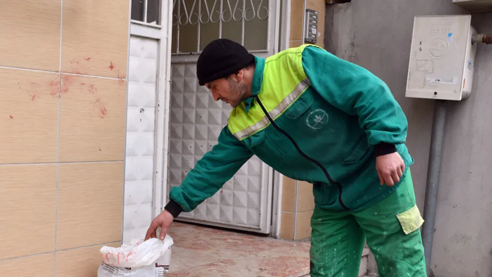 Bursa'da temizlik işçisi çöpten servet buldu!