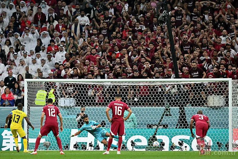 2022 Dünya Kupası'na Fenerbahçeli Enner Valencia dokunuşu! İlk golü atarak tarihe geçti 10