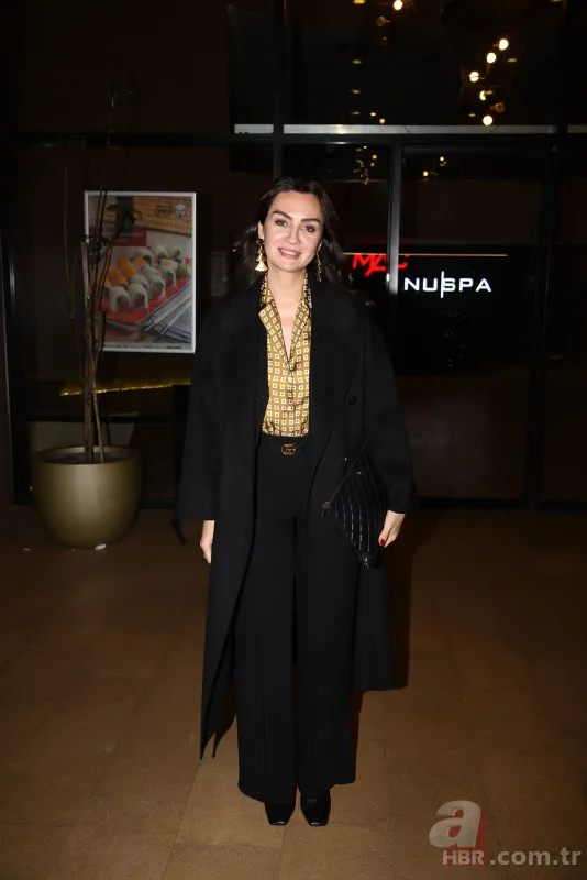 Kuş Uçuşu’nun Lale’si Birce Akalay değişimiyle şoke etti! Estetik harikası çıktı! Boneli pozlarıyla gündeme oturan Birce Akalay’ın estetiksiz hali 11