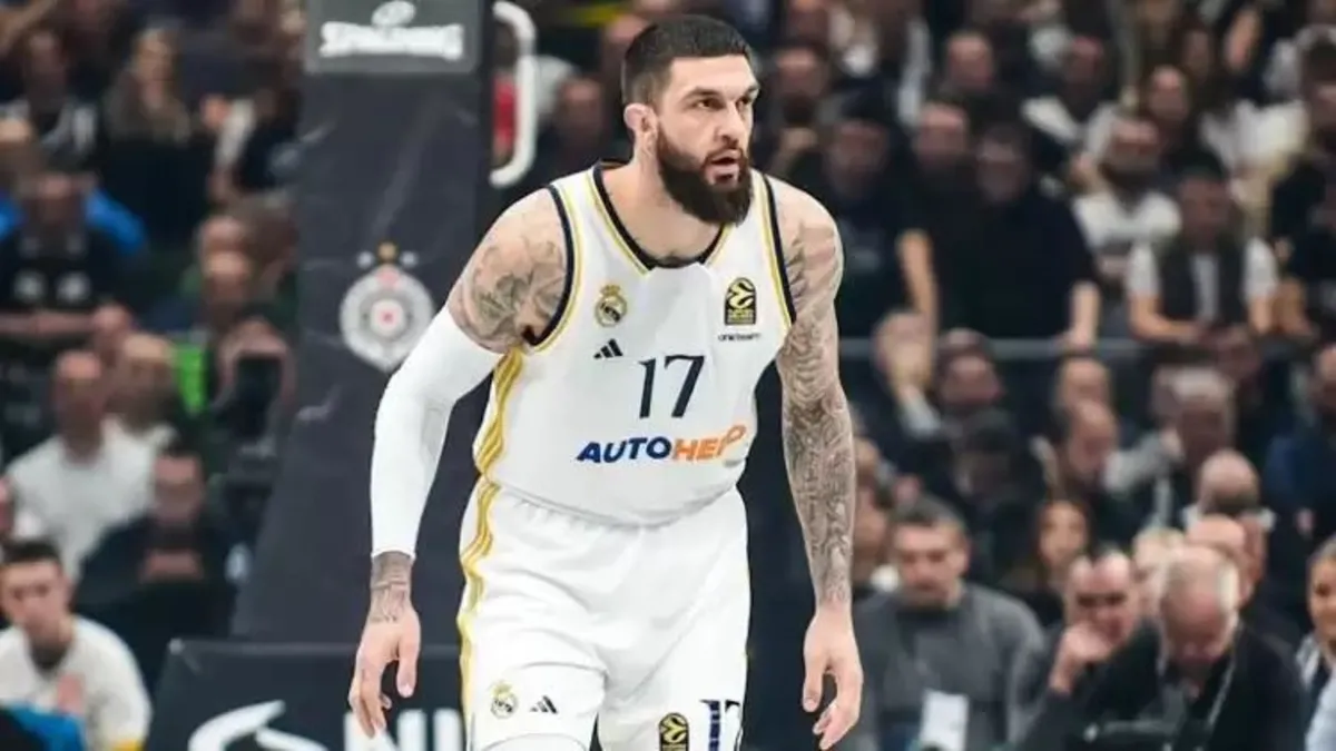 Anadolu Efes, Fransız pivot Poirier'i transfer etti