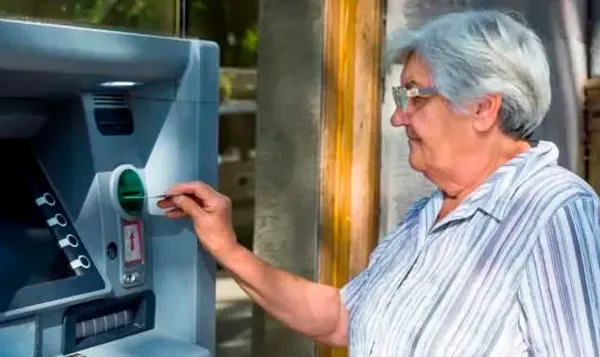 Emekli olduğu halde çalışanların kıdem tazminatı sorusu yanıt buldu! Bu tarihe dikkat: 8 Eylül 1999