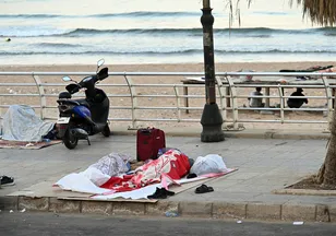 İsrail Beyrut'ta sahili kan gölüne çevirdi