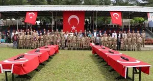Bir günlük temsili askerlik yaptılar