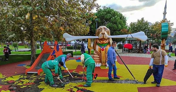CHP'li Küçükçekmece Belediyesi'nin parkında PKK sembolleri! Rezaleti savunamadılar bile - 2
