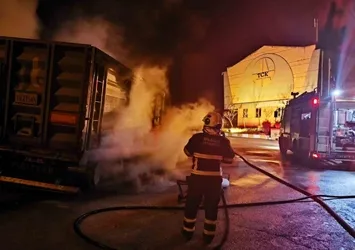 Yanan kamyon paniğe neden oldu