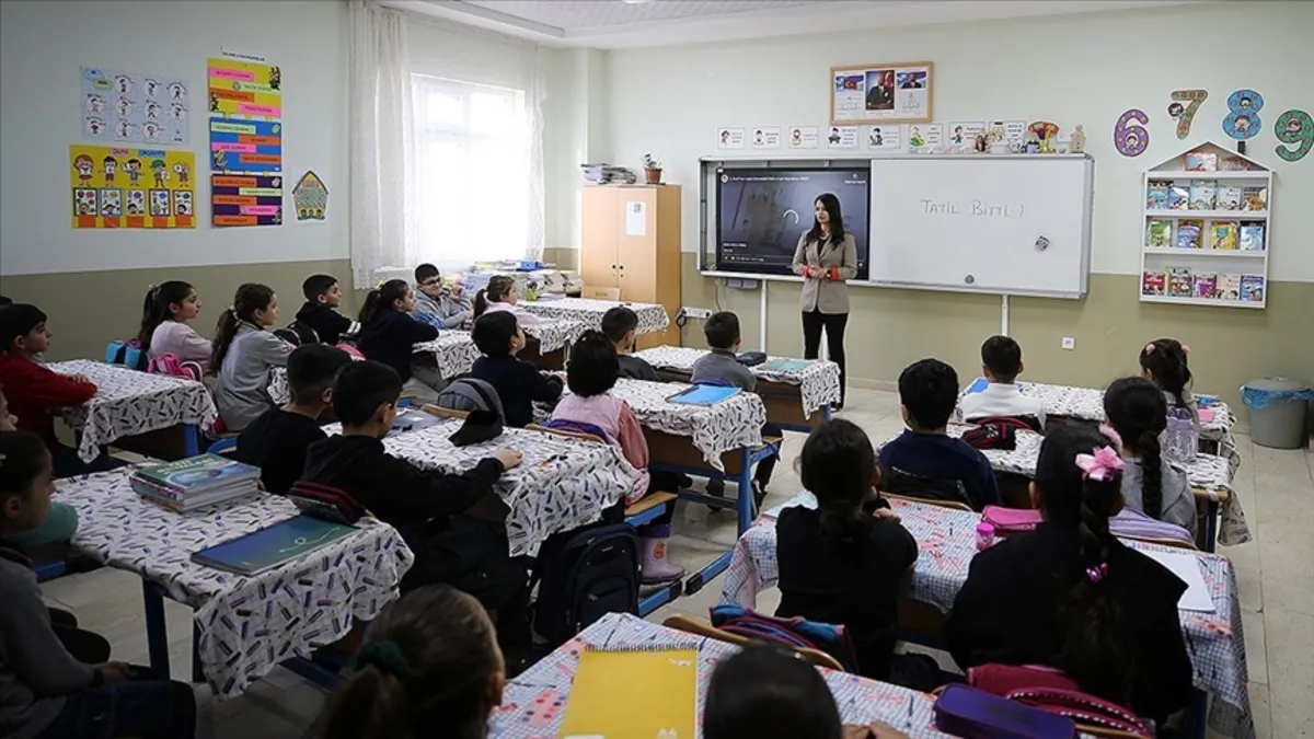 2026'ın ilk tatili: Sömestr ne zaman, karneler hangi tarihte alınacak?