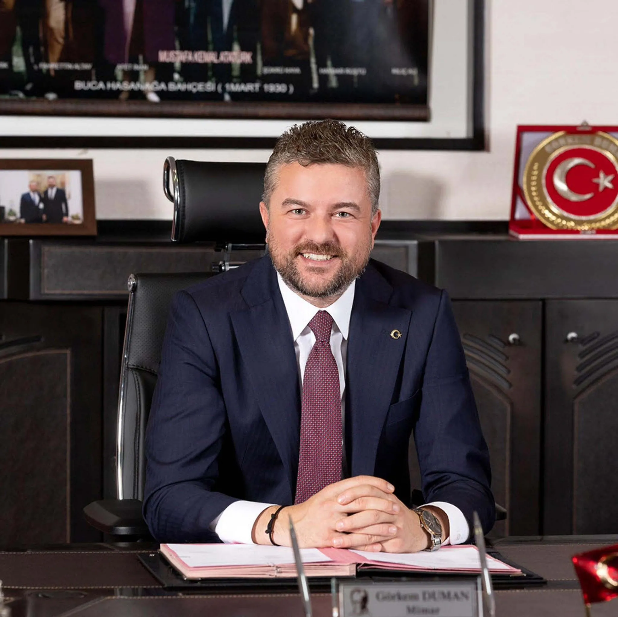 İzmir'de Buca Belediyesi'ne yolsuzluk soruşturması: 50'den fazla şüpheli hakkında gözaltı, dijital incelemelerde memurun 13 yarış atı ve 400 bin TL dekontu iddiası