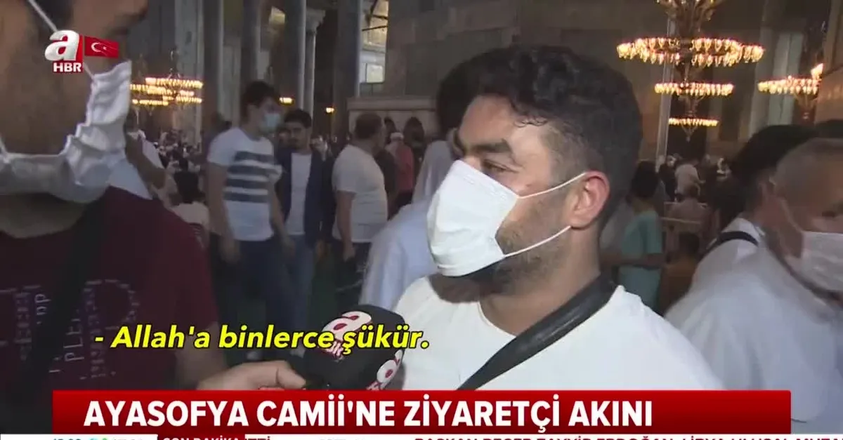 Ayasofya Camisi ve Fatih Sultan Mehmet Han'ın türbesine ziyaretçi akını...