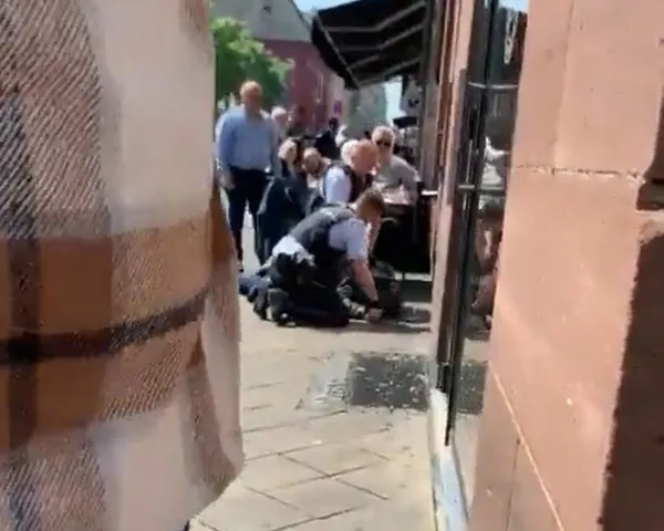 almanyada-polis-siddeti-yumruklanan-adam-hayatini-kaybetti-1651515846626.jpg Almanya'da polis şiddeti! Hastanede hayatını kaybetti - 1