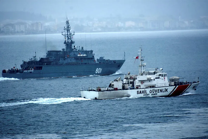 Rus mayın tarama gemisi Çanakkale Boğazı’ndan geçti - 1