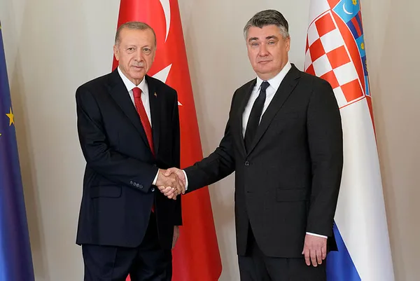 Son dakika: Başkan Erdoğan Hırvatistan’da! Balkan turunun son durağı | Sisak İslam kültür merkezi açılışına katıldı