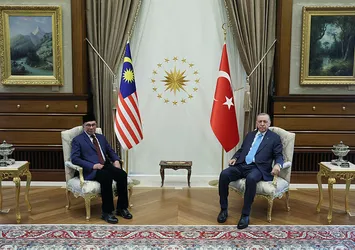 Başkan Erdoğan Malezya Başbakanı Enver İbrahim'i kabul etti