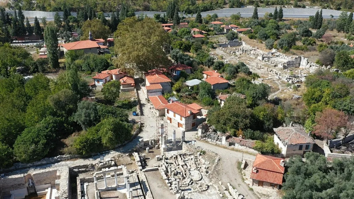 Muğla’da 3 bin 500 yıllık şehir! Mermerin içine işlenen tarih - 1