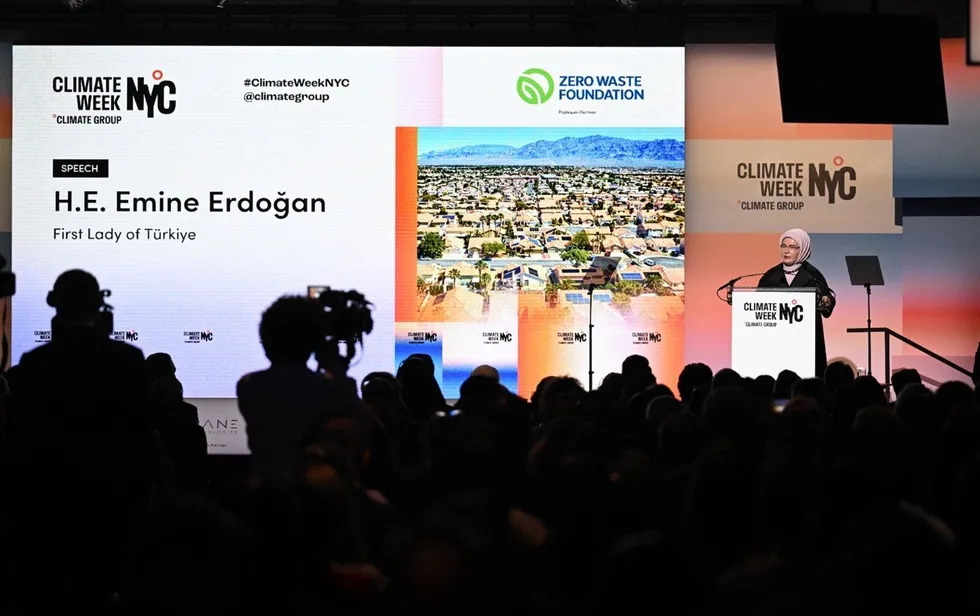 emine-erdogandan-sifir-atik-ve-iklim-donusumu-mesaji-1790330840718.png Emine Erdoğan'dan sıfır atık ve iklim dönüşümü mesajı - 4