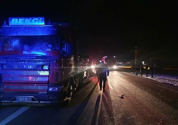 Denizli'de yolcu otobüsü TIR'a çarptı! Ölü ve yaralılar var