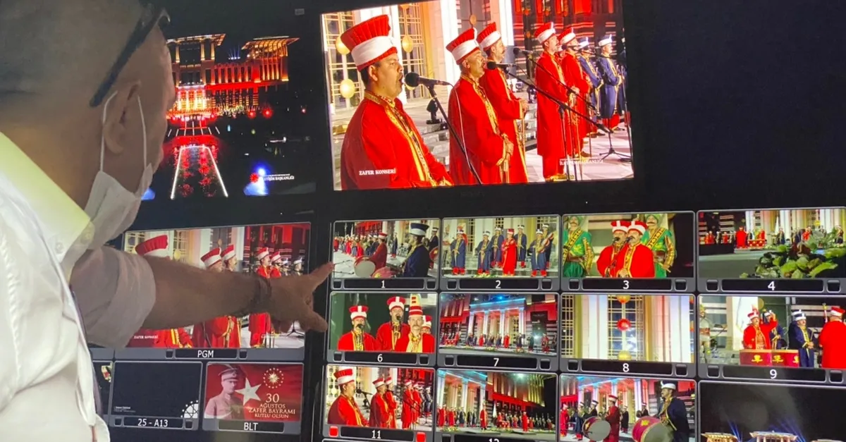 Cumhurbaşkanlığı Külliyesi'nde 30 Ağustos Zafer Bayramı konseri ve İHA gösterisi | Plevne Marşı ve Çırpınırdı Karadeniz türküsü...