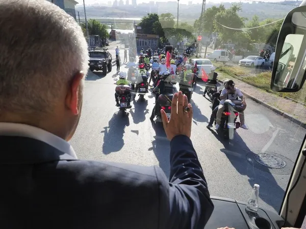Binali Yıldırım'a motosikletlilerden sürpriz - 1