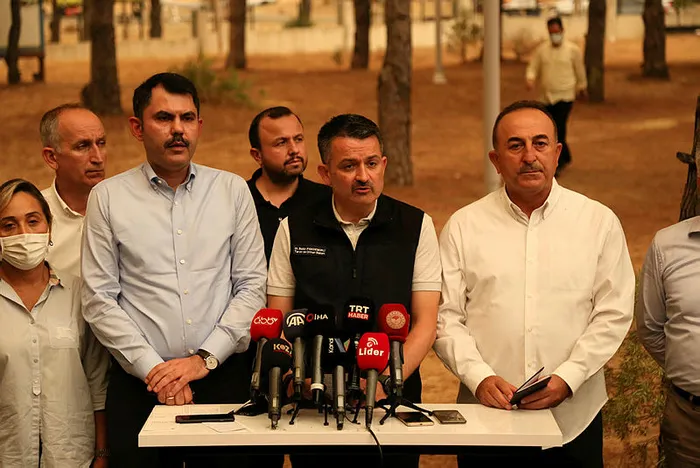 Son dakika: Başkan Erdoğan orman yangınlarıyla ilgili bakanlardan bilgi aldı! Devlet yangınlara karşı seferber