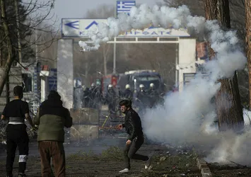 BM'den Yunanistan'a göçmen çağrısı