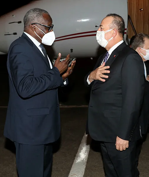 Dışişleri Bakanı Çavuşoğlu Gine’de