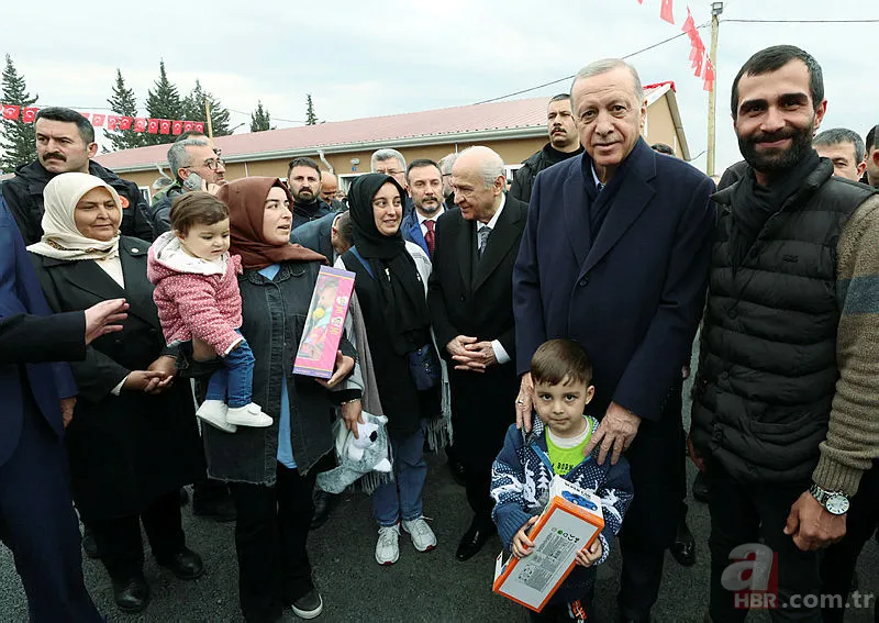 Başkan Erdoğan Kahramanmaraş'ta AFAD çarşısını ziyaret etti 16