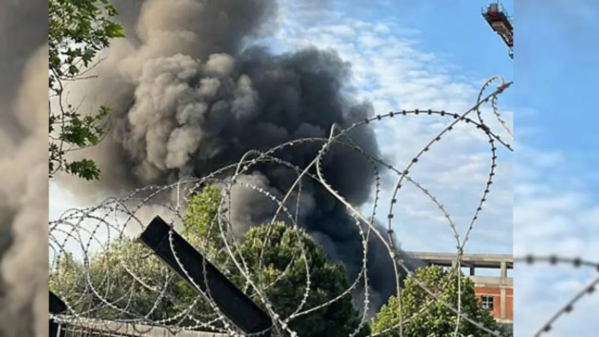 İstanbul Üniversitesi Avcılar kampüsünde yangın paniği!