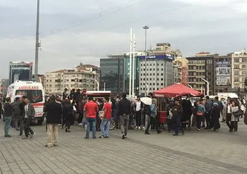 Taksim'de intihar girişimi! Yolcular tahliye edildi
