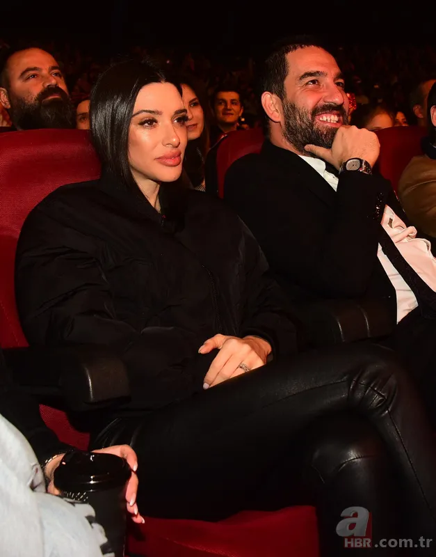 Ünlü futbolcu Arda Turan’ın eşi Aslıhan Doğan Turan estetiklerine bir yenisini daha ekledi: Yaptırmak için Arda’yı zor ikna ettim 4