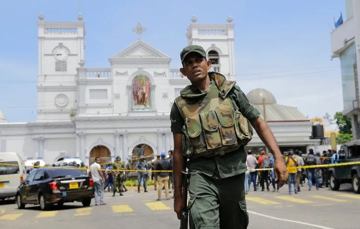 Sri Lanka'da art arda patlamalar