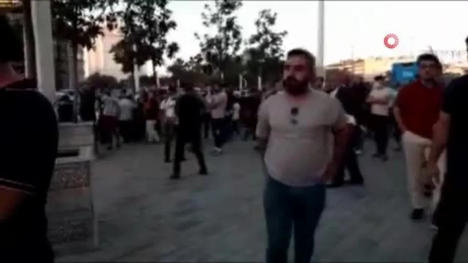 Taksim’de korkutan otel yangını