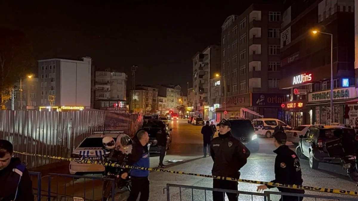 SON DAKİKA | Gebze'de çöken apartmanın yakınındaki binada çatırdama sesleri: Tedbiren boşaltıldı