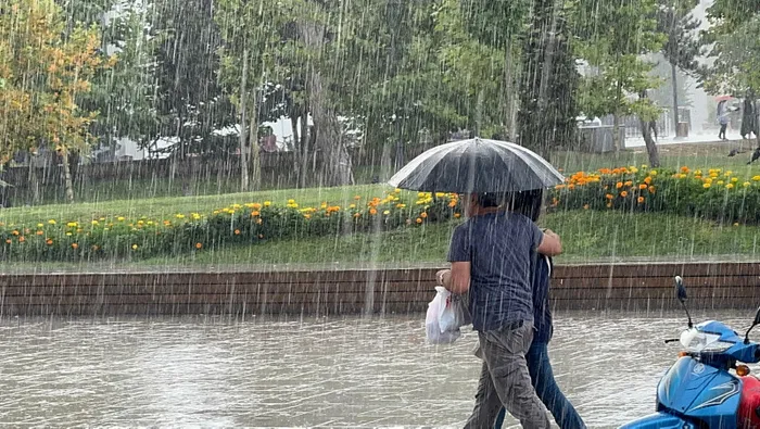 1722317518986.jpg İstanbul güne sağanakla başladı! Yağışlar devam edecek mi? Meteoroloji peş peşe uyardı - 9
