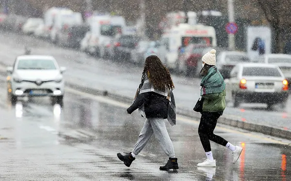 21 Aralık kar tatili olan iller hangileri? Kar tatili güncel Valilik MEB açıklamaları! Ankara, Konya, Eskişehir yarın okullar tatil mi?