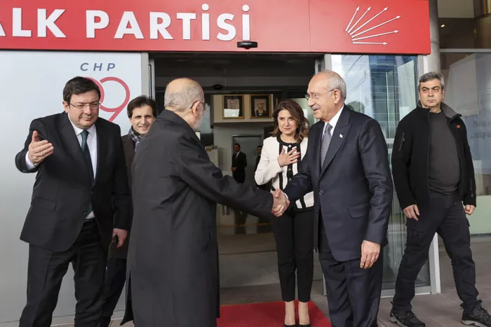 6’lı koalisyonda aday kim olacak? Kemal Kılıçdaroğlu mu? Çarpıcı açıklamalar: Adayı öğrenmek için kazıyın! Vedaya geliyor...