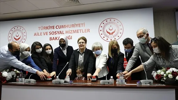 2022de-50-bine-yakin-sehit-yakini-gazi-ve-gazi-yakini-kamuda-istihdam-edildi-1669810587580.jpg 2022'de 50 bine yakın şehit yakını gazi ve gazi yakını kamuda istihdam edildi - 4