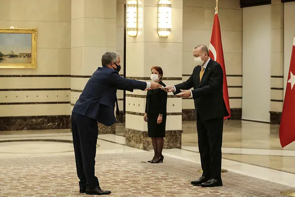 Danimarka Büyükelçisi Annan'dan Başkan Erdoğan'a güven mektubu - 2