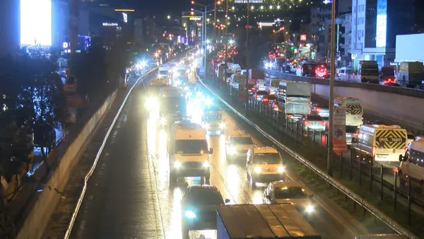 Son dakika | İstanbul kilit! Trafik yüzde 90'a ulaştı! Yola çıkacaklar dikkat - 4